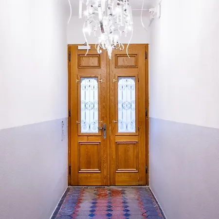 Ignaz 28 Apartment#4 *