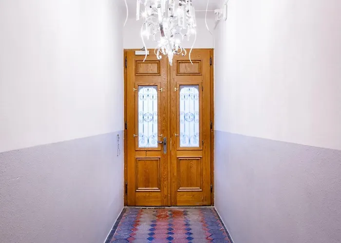 Ignaz 28 Apartment#4 *